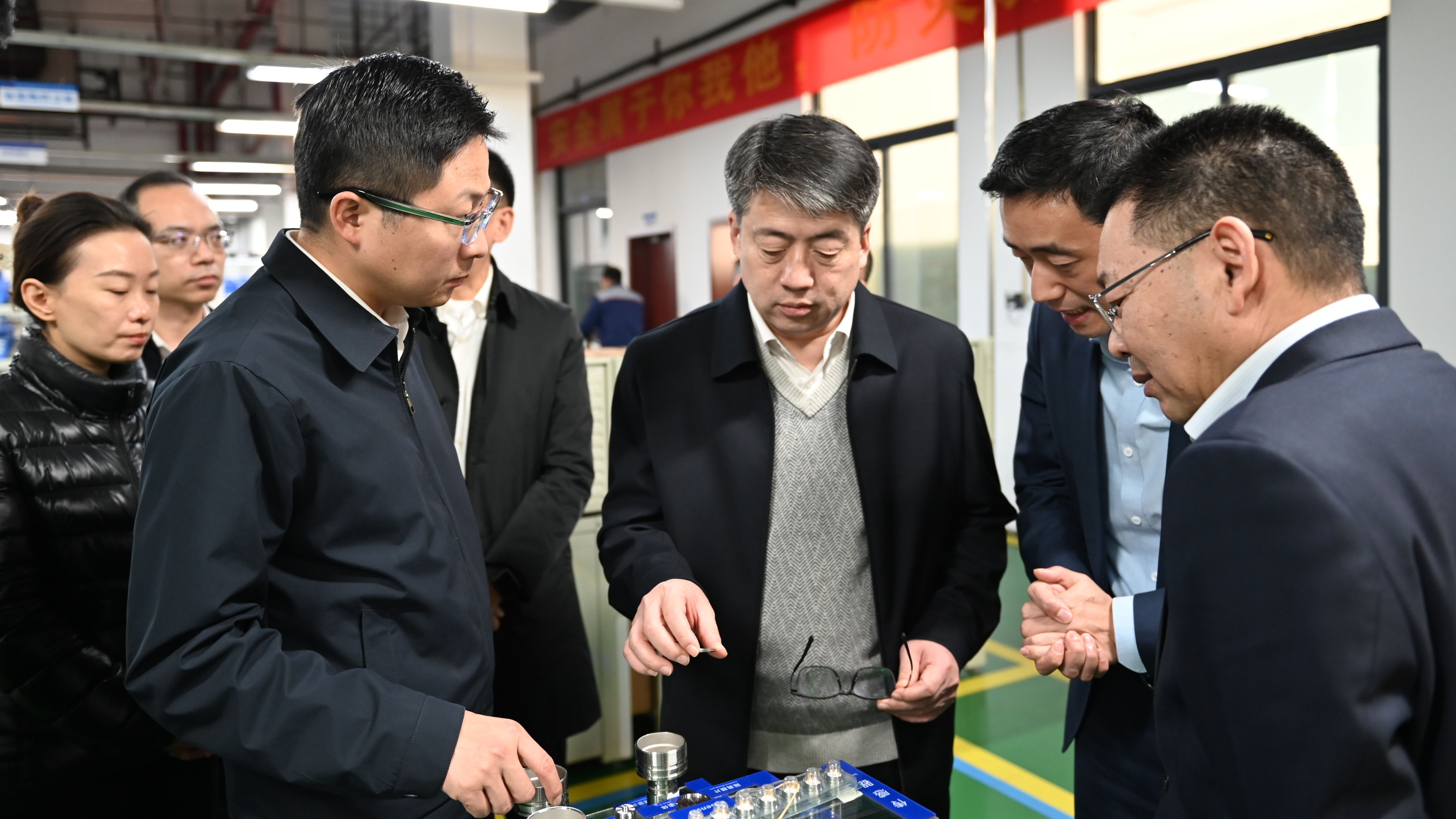 W020251121428359178318 W020251121428359178318